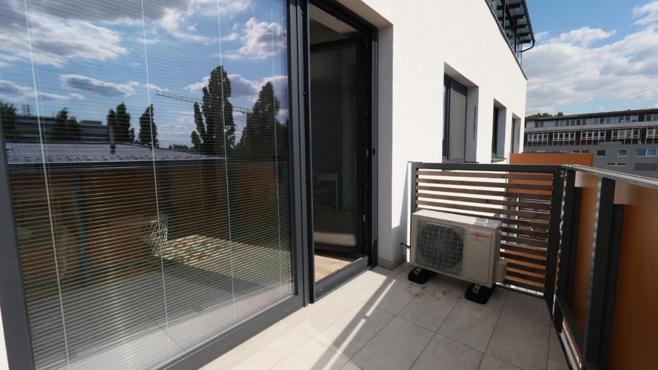 Air-Conditioned, 2 Room Apartment With Terrace Bratysława Zewnętrze zdjęcie
