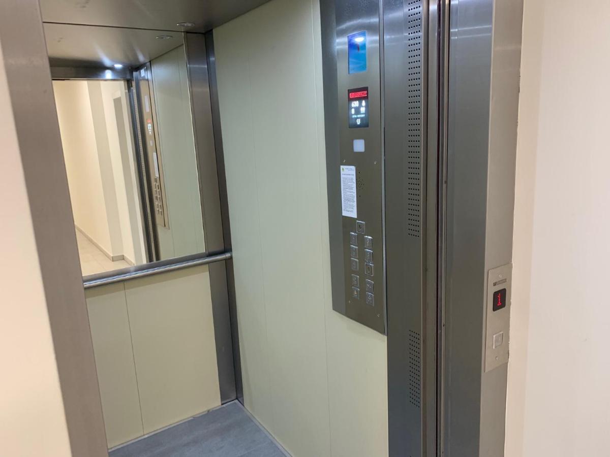 Air-Conditioned, 2 Room Apartment With Terrace Bratysława Zewnętrze zdjęcie