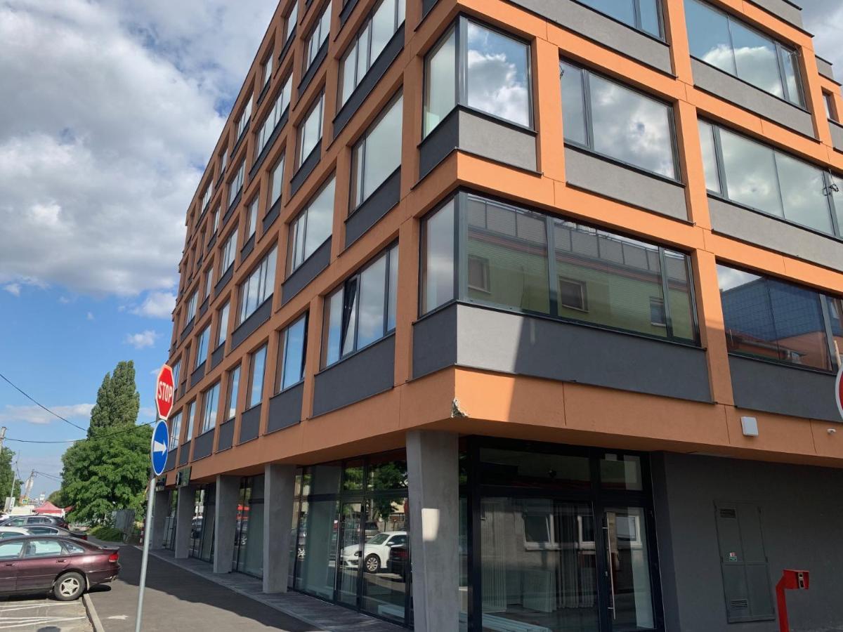 Air-Conditioned, 2 Room Apartment With Terrace Bratysława Zewnętrze zdjęcie